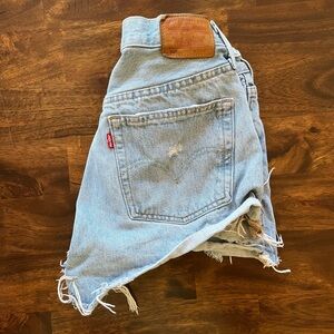 Levi 501 ripped shorts